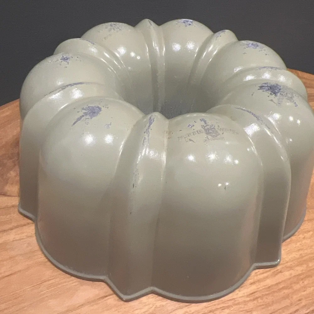 Vintage Nordic Ware Mini Bundt Pan Fluted Green Heavy Made in USA Sage Green
